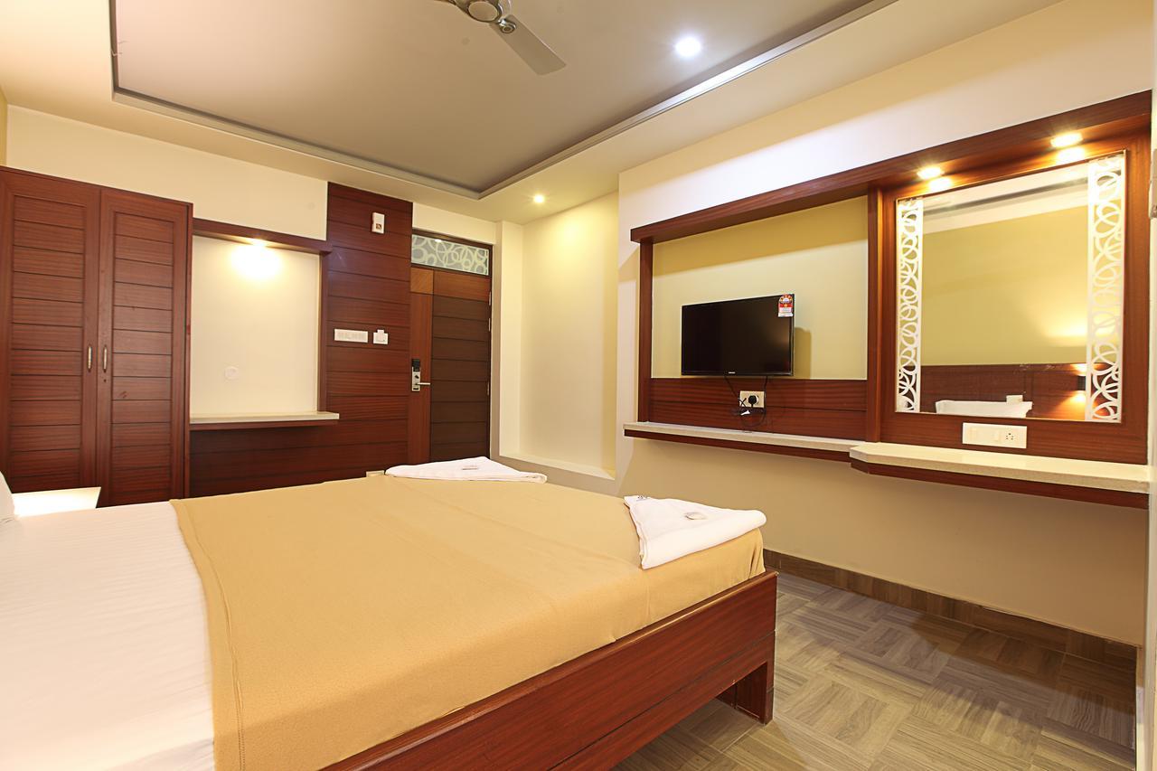 Hotel Venkadaramana Tower - Friendliness & Cleanliness Room Кумбаконам Екстериор снимка