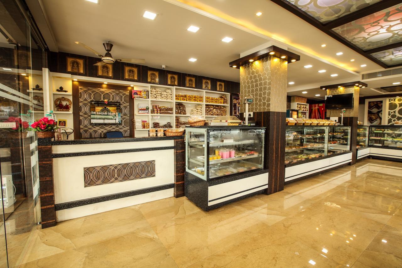 Hotel Venkadaramana Tower - Friendliness & Cleanliness Room Кумбаконам Екстериор снимка