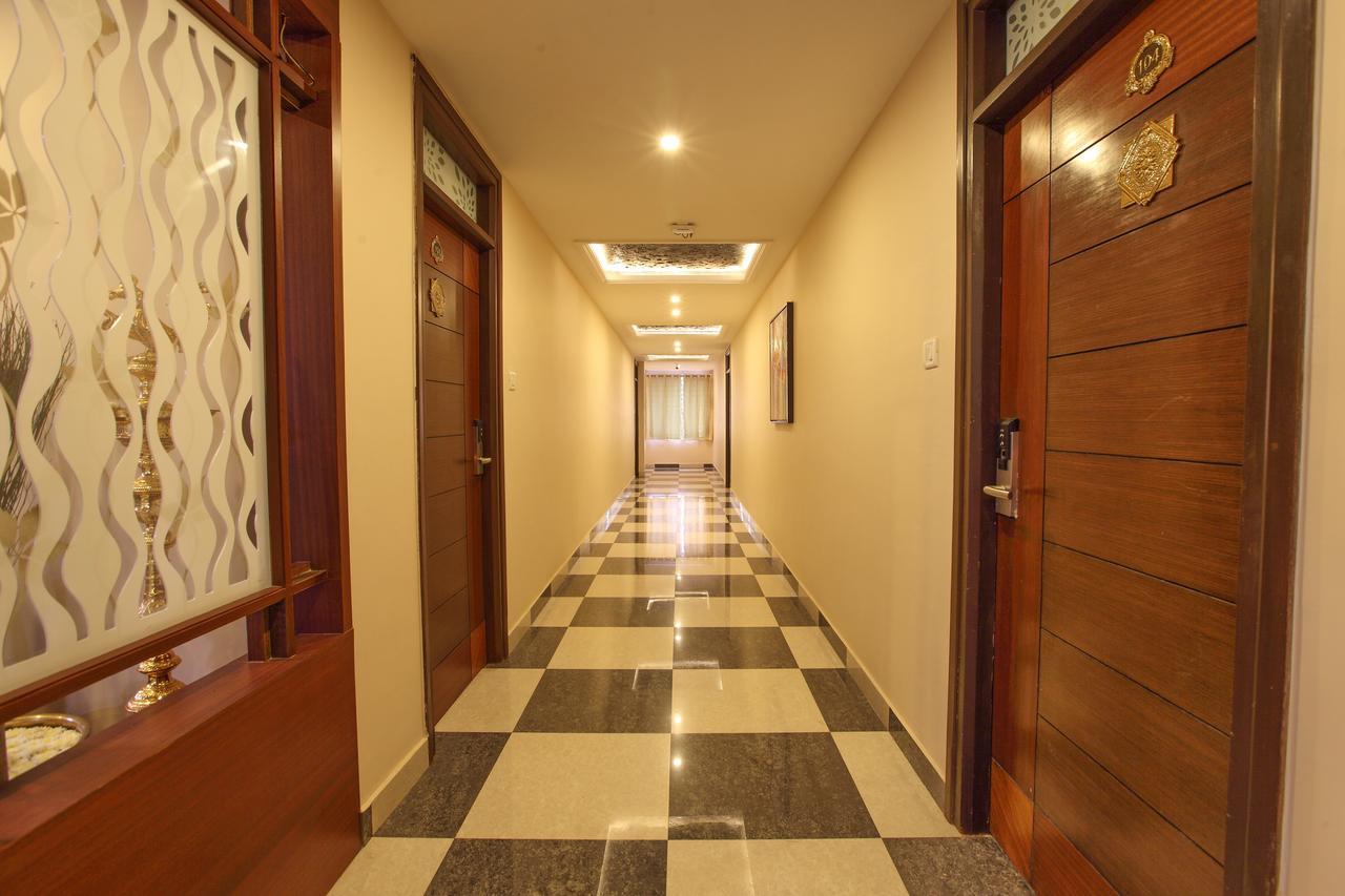 Hotel Venkadaramana Tower - Friendliness & Cleanliness Room Кумбаконам Екстериор снимка