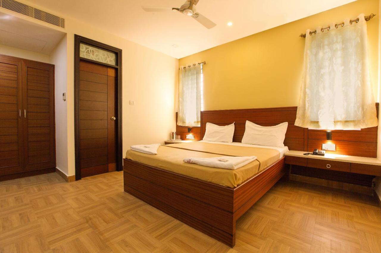 Hotel Venkadaramana Tower - Friendliness & Cleanliness Room Кумбаконам Стая снимка