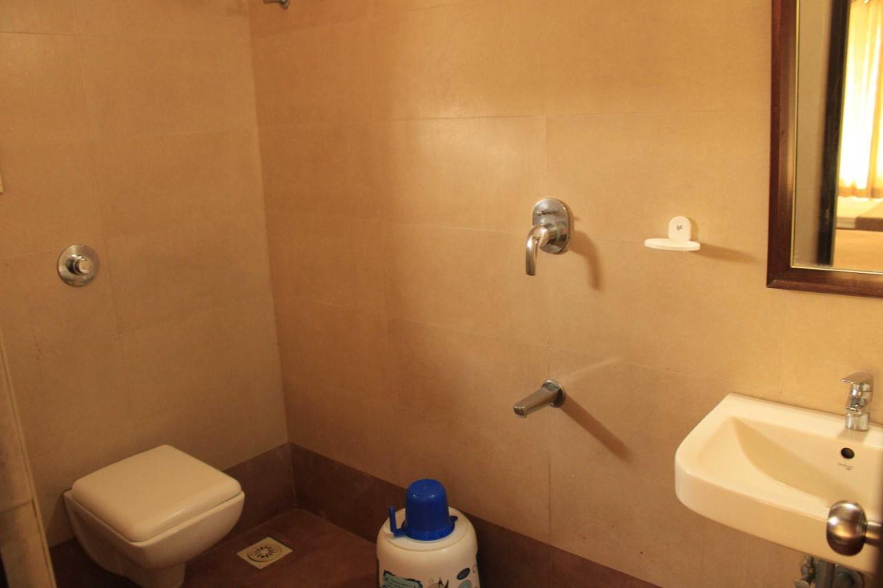 Hotel Venkadaramana Tower - Friendliness & Cleanliness Room Кумбаконам Екстериор снимка
