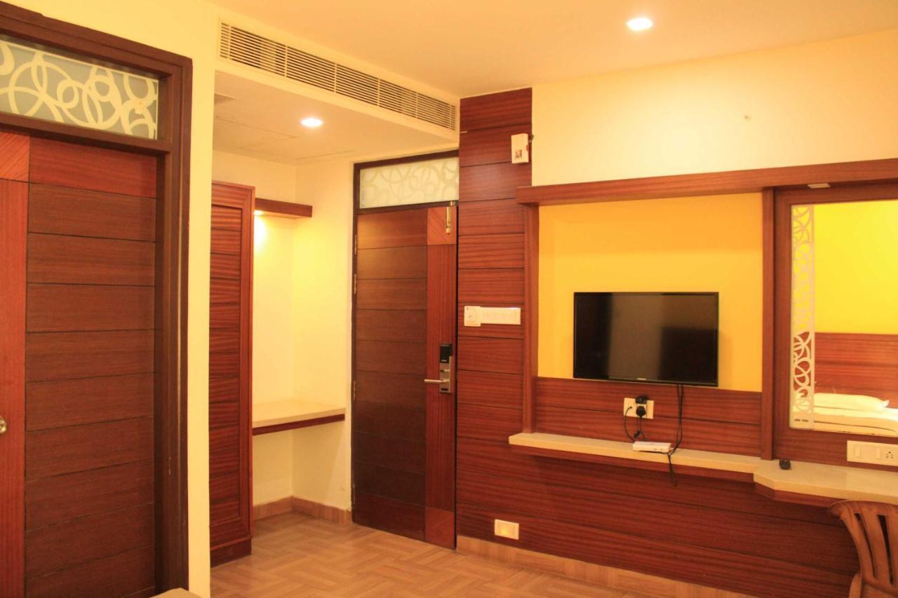 Hotel Venkadaramana Tower - Friendliness & Cleanliness Room Кумбаконам Екстериор снимка